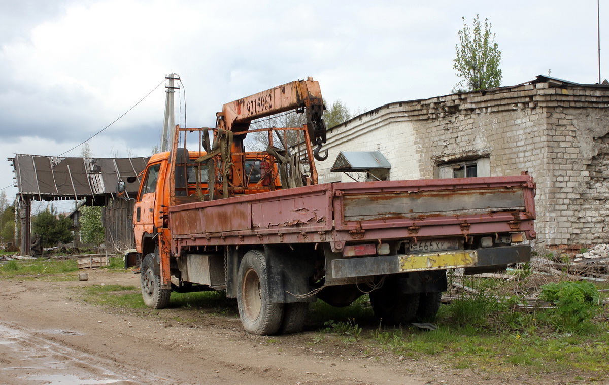 Псковская область, № Е 666 ХК 48 — Nissan Diesel Condor