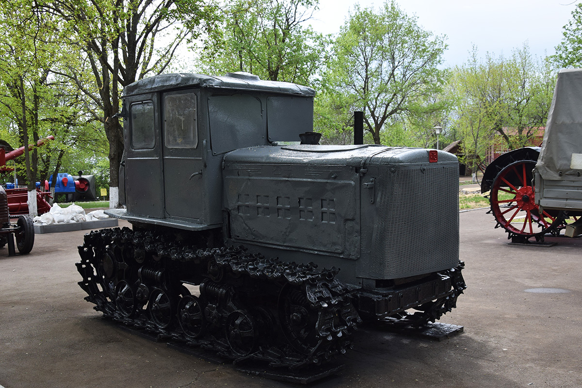 Саратовская область, № (64) Б/Н СТ 0012 — ДТ-54 (АТЗ); Саратовская область — Спецтехника на постаментах