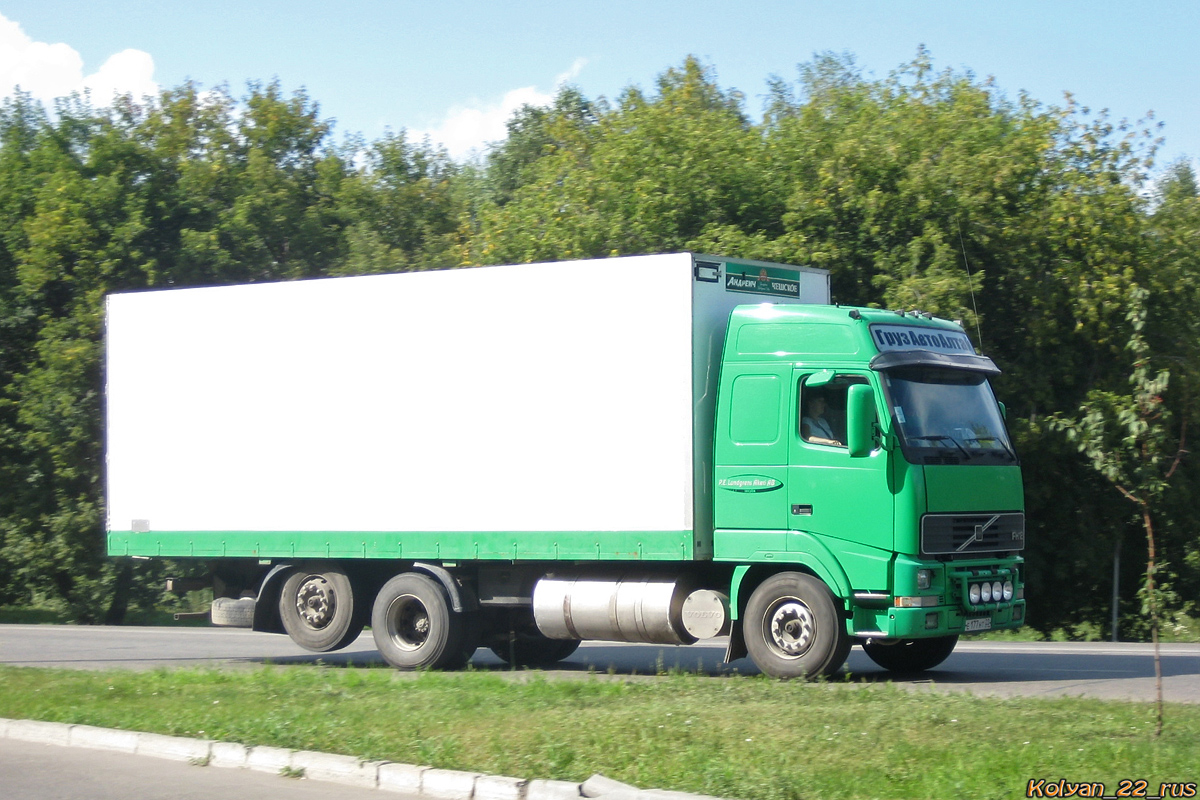 Алтайский край, № Е 177 НТ 22 — Volvo ('1993) FH12.460