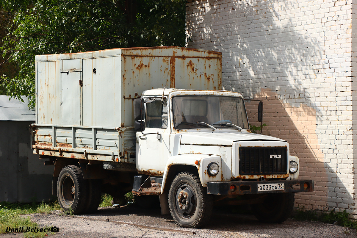 Санкт-Петербург, № В 033 СА 78 — ГАЗ-3307