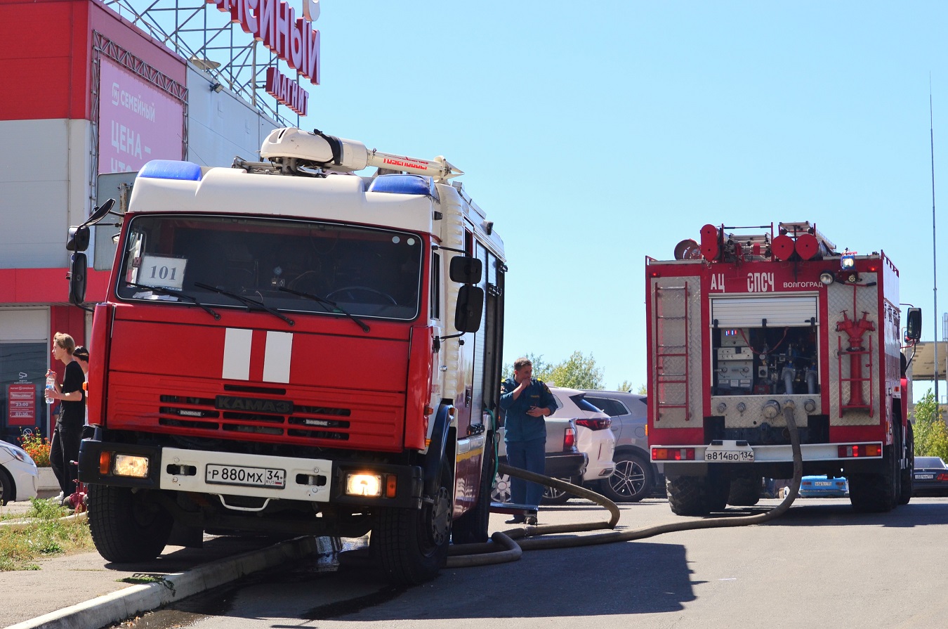 Волгоградская область, № 201 — КамАЗ-43253-A3(96); Волгоградская область, № В 814 ВО 134 — Урал-5557-70