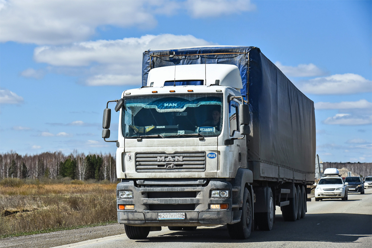 Свердловская область, № В 207 КР 196 — MAN TGA 18.480