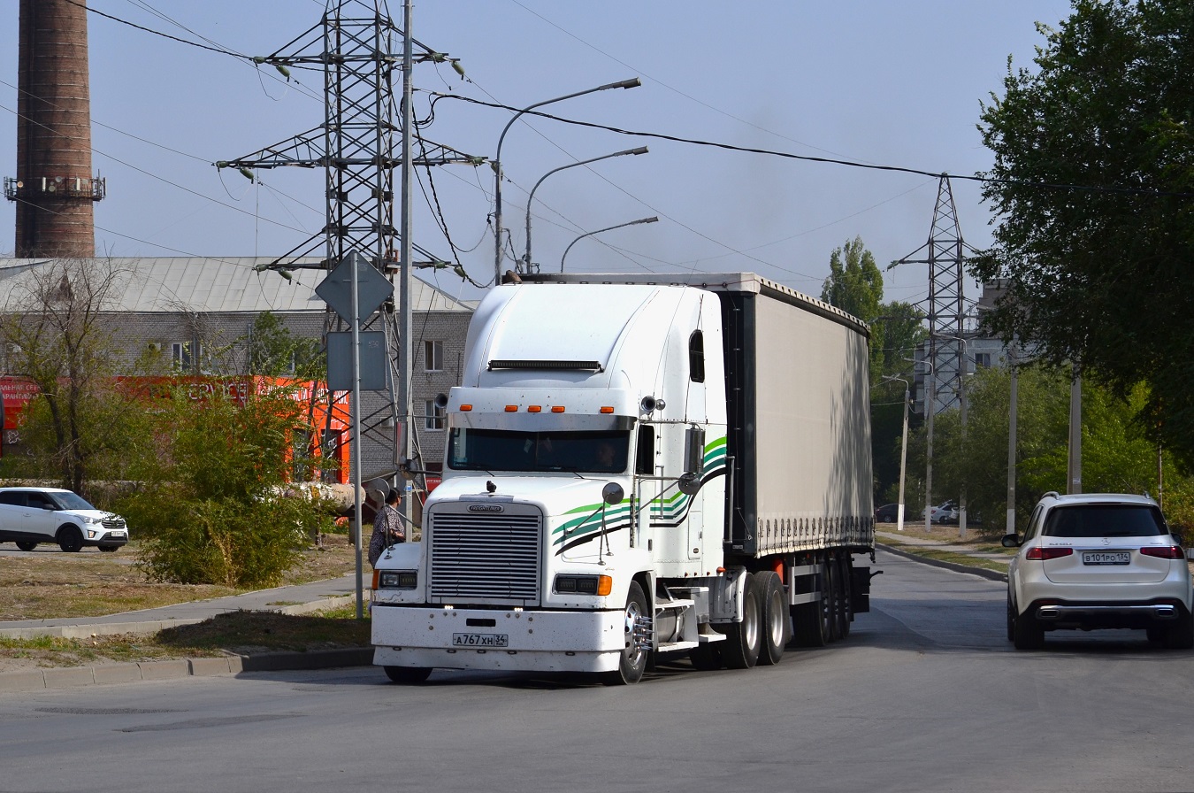 Волгоградская область, № А 767 ХН 34 — Freightliner FLD 120