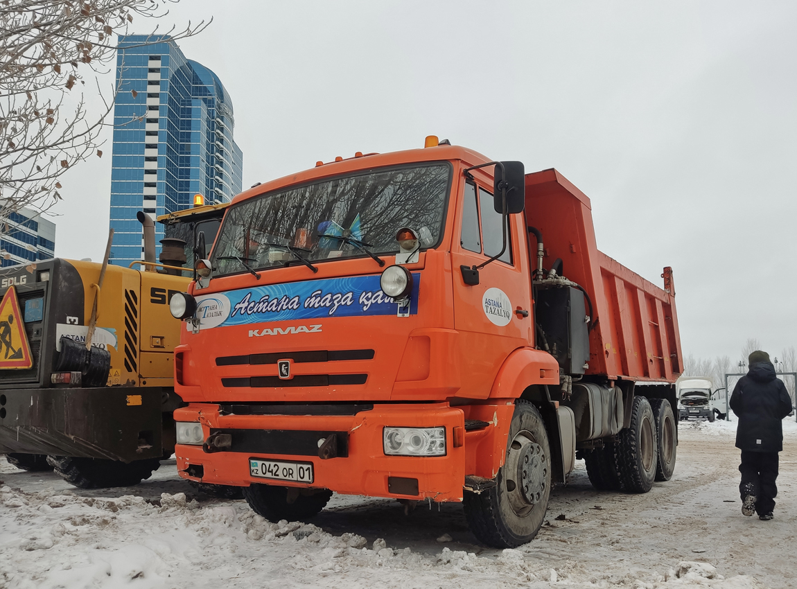 Астана, № 042 OR 01 — КамАЗ-65115 [XWC]
