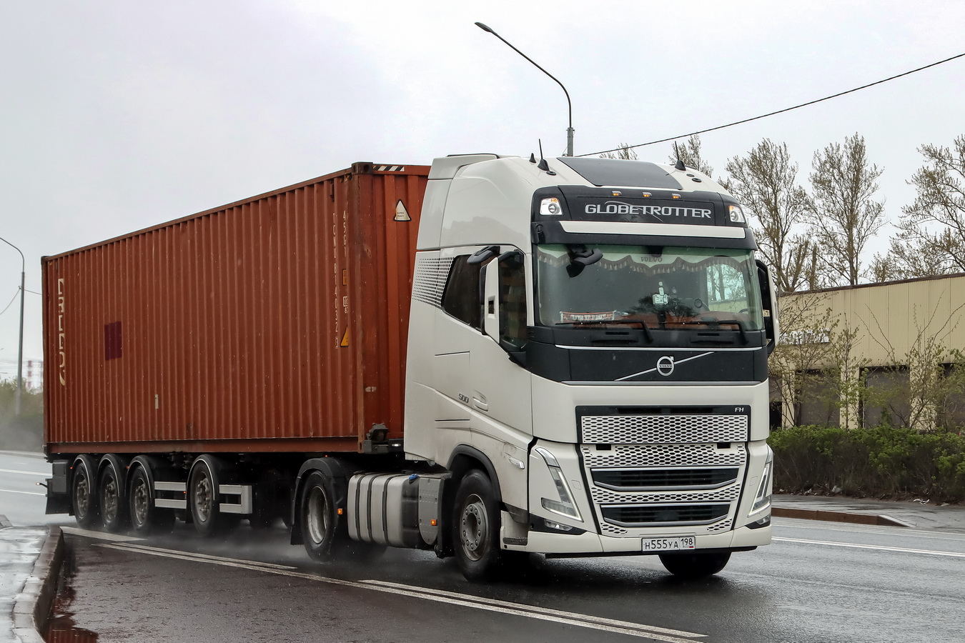Санкт-Петербург, № Н 555 УА 198 — Volvo ('2020) FH.500