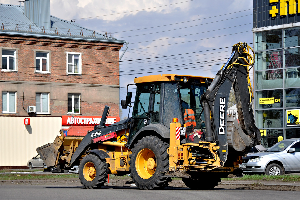 Алтайский край, № *643 АР 22 — John Deere 325K; Алтайский край — Спецтехника с нечитаемыми на фото номерами