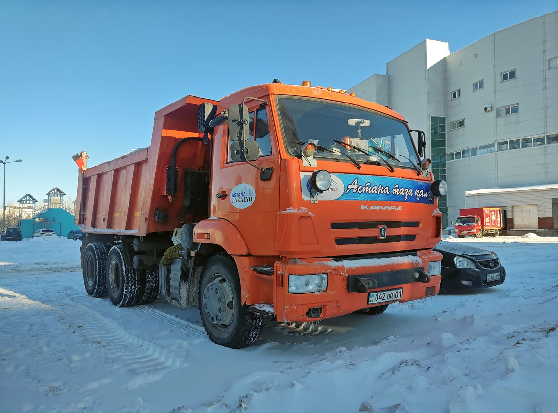 Астана, № 042 OR 01 — КамАЗ-65115 [XWC]