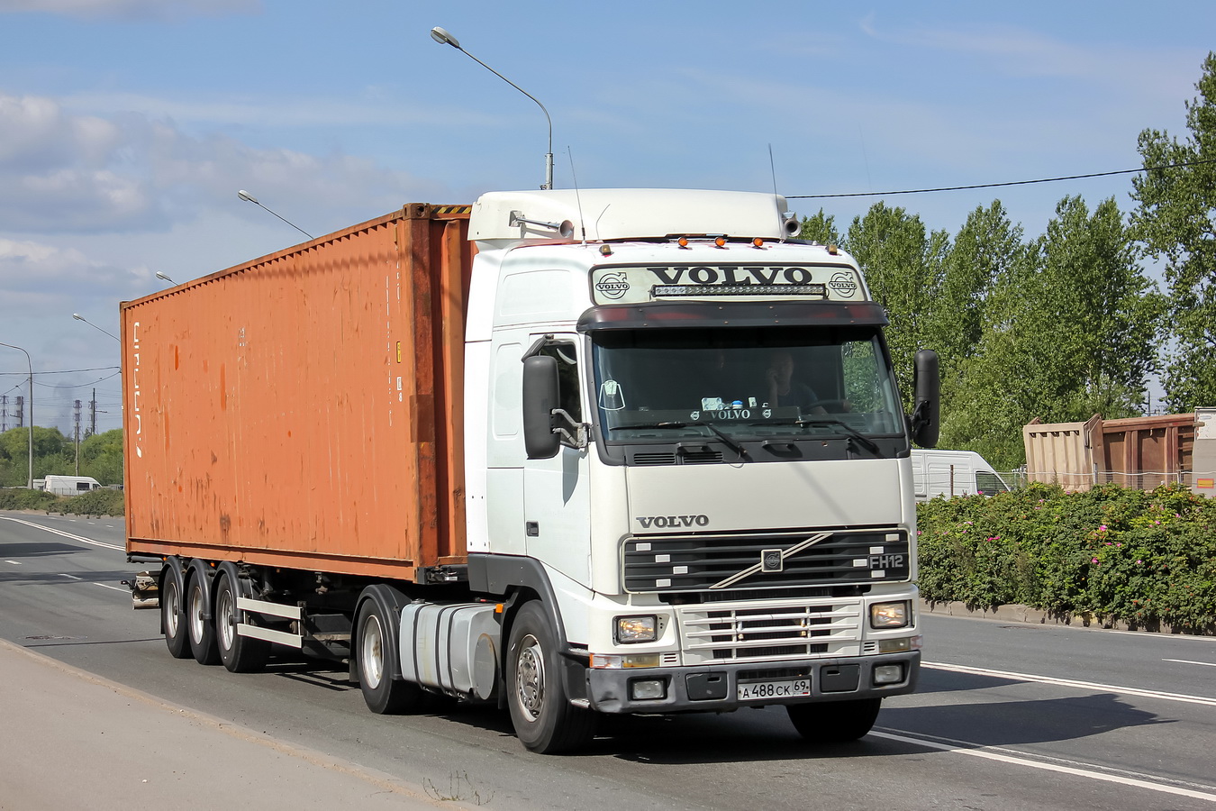 Тверская область, № А 488 СК 69 — Volvo ('1993) FH12.420