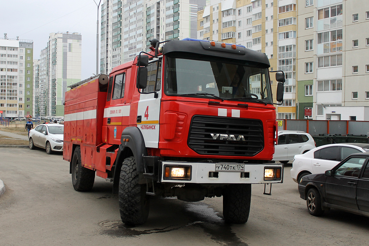 Челябинская область, № У 740 ТК 174 — Урал-43206-79; Челябинская область — Пожар на улице Петра Сумина