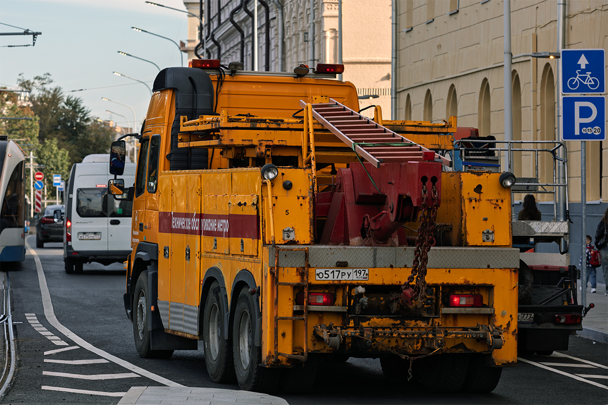 Москва, № О 517 РУ 197 — Volvo ('2010) FMX.440