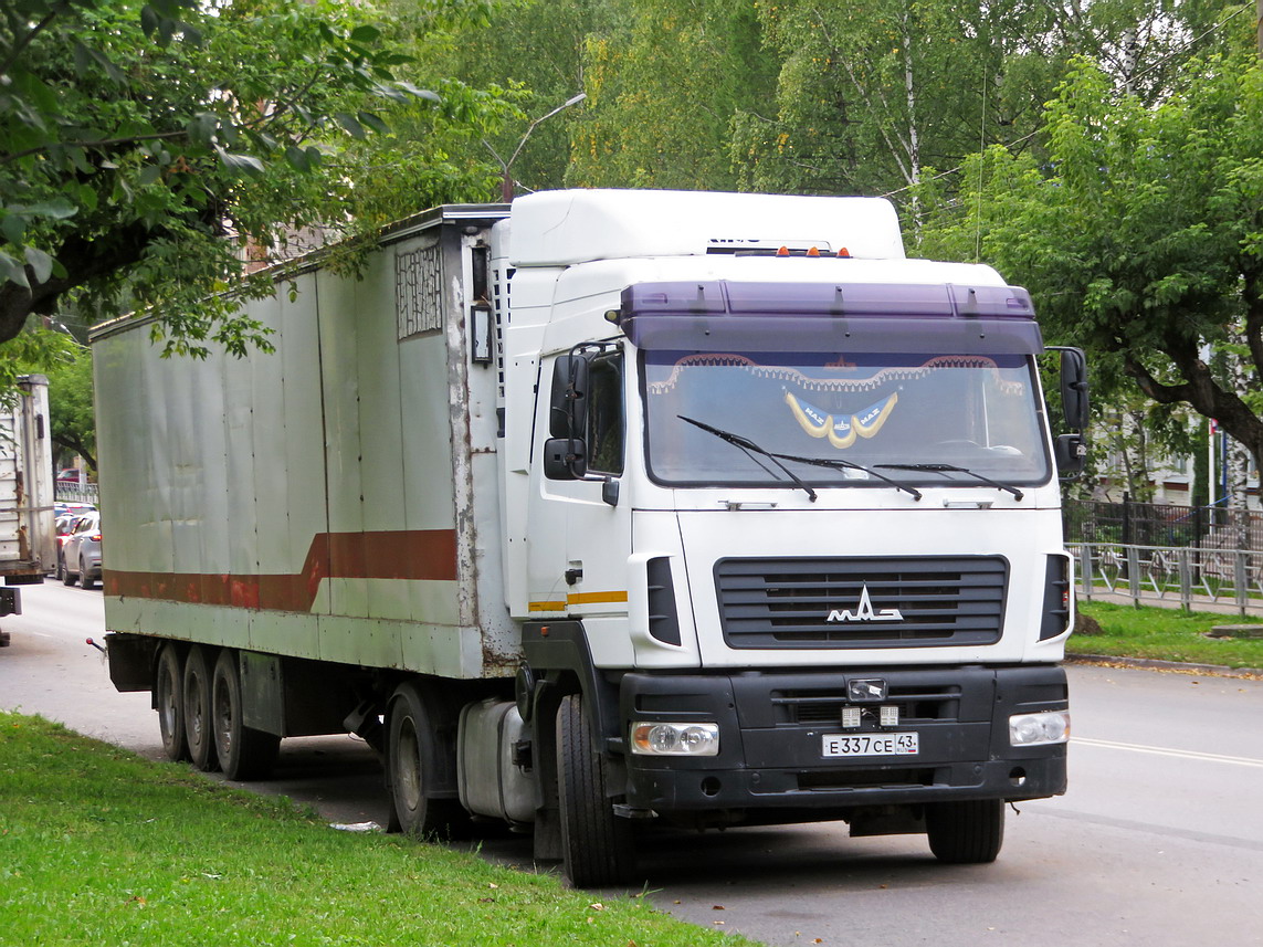 Кировская область, № Е 337 СЕ 43 — МАЗ-5440A9