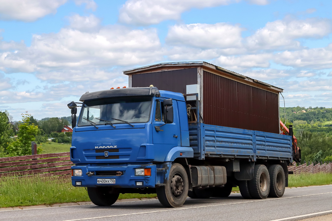 Московская область, № В 400 КК 750 — КамАЗ-65117 (общая модель)