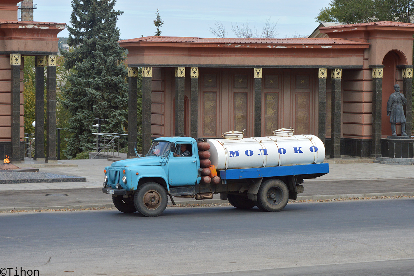 Луганская область, № А 825 ЕК — ГАЗ-53-02