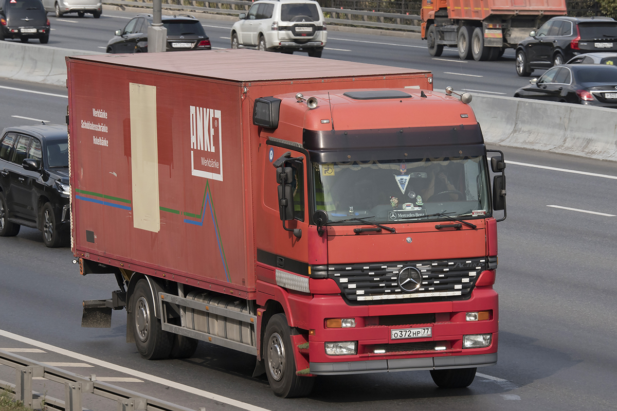 Москва, № О 372 НР 77 — Mercedes-Benz Actros ('1997) 1843