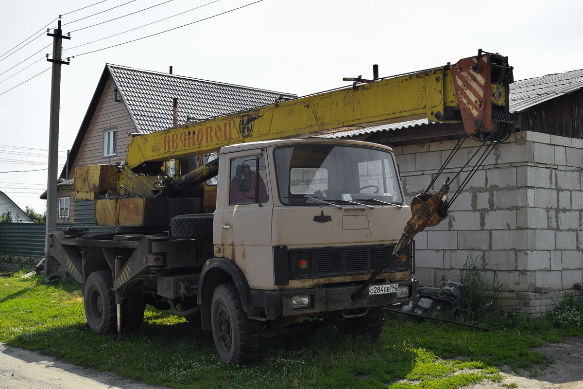 Алтайский край, № О 284 ЕВ 142 — МАЗ-5337 [533700]