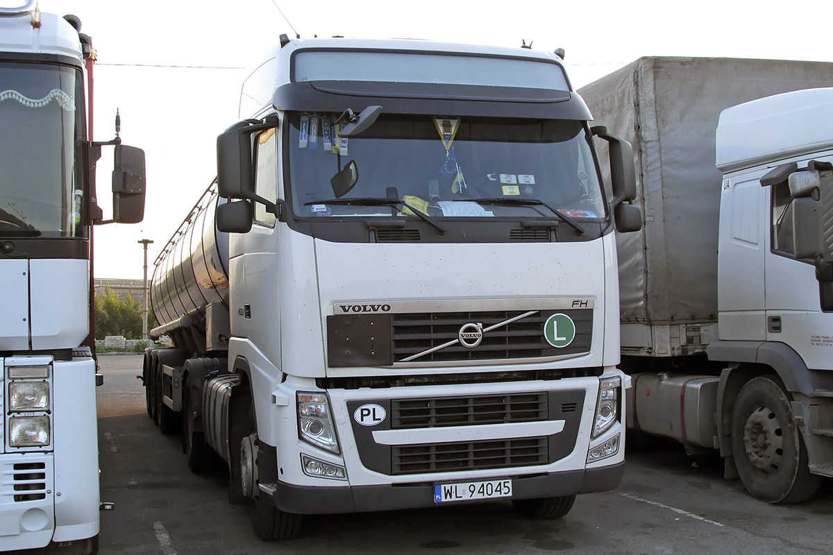 Польша, № WL 94045 — Volvo ('2002) FH12.460