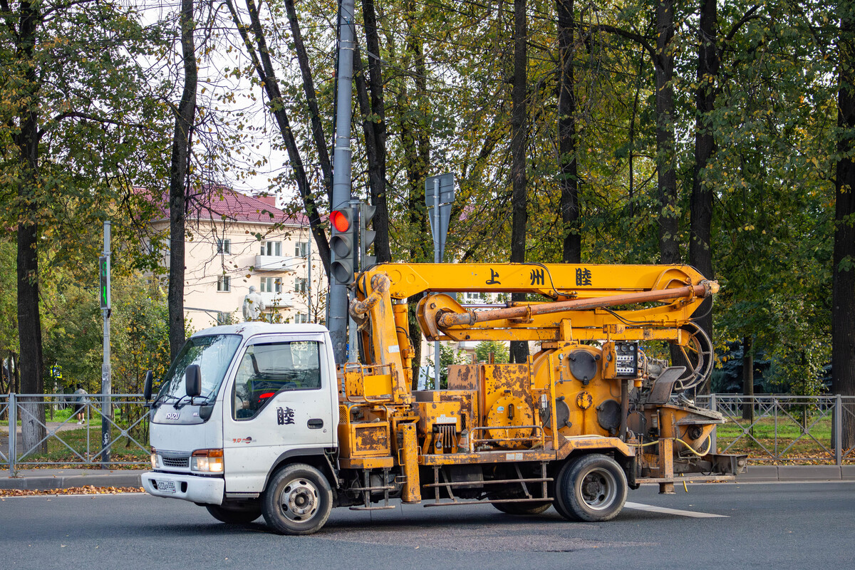 Московская область, № А 233 АР 550 — Isuzu (общая модель)