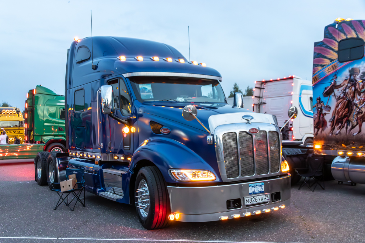 Архангельская область, № М 826 УА 29 — Peterbilt 387; Московская область — Фестиваль TruckDay 2025