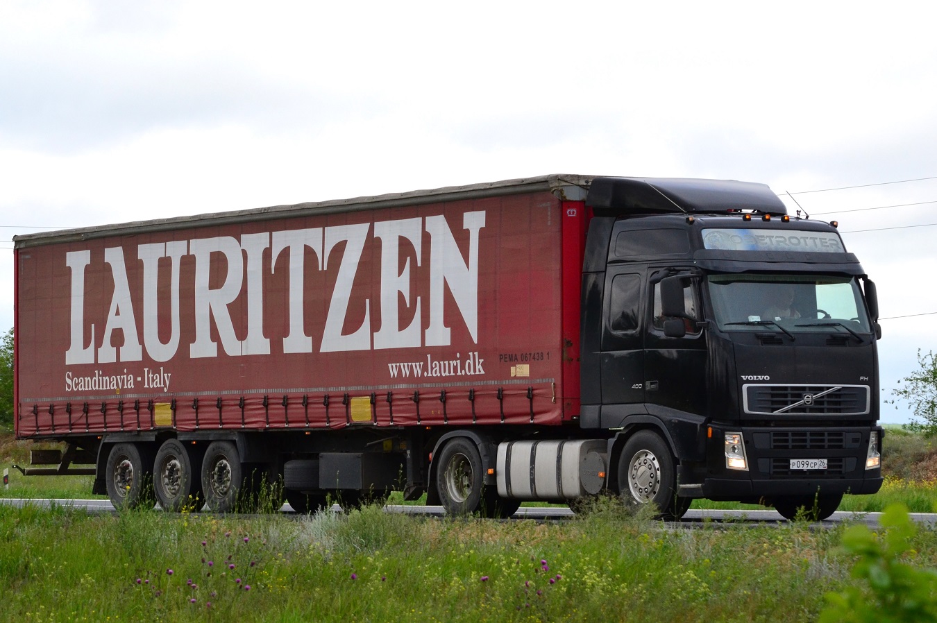 Ставропольский край, № Р 099 СР 26 — Volvo ('2002) FH12.400