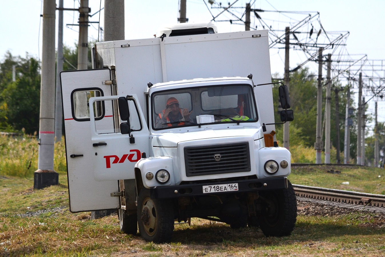 Волгоградская область, № Е 718 ЕА 164 — ГАЗ-33086 «Земляк»
