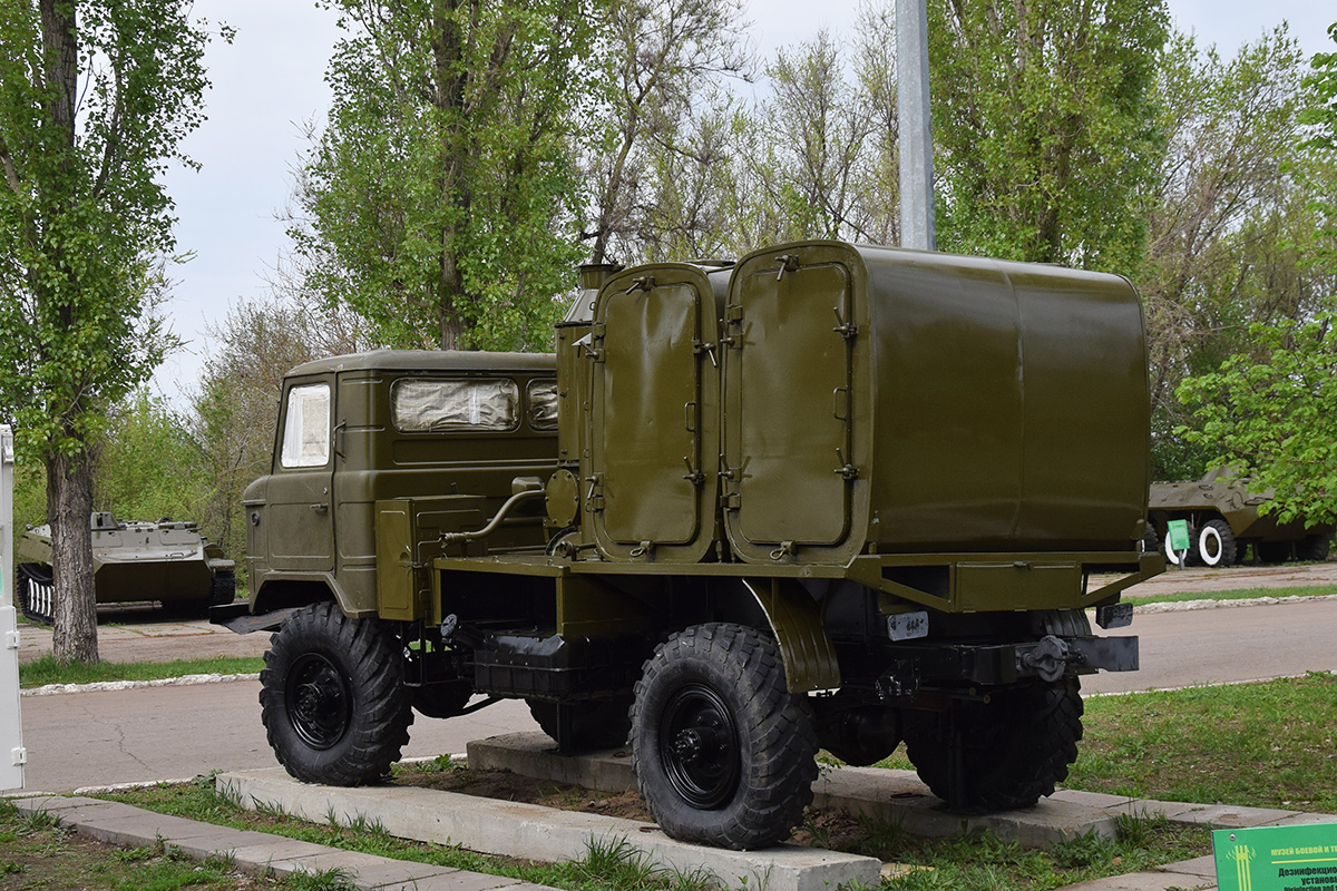 Саратовская область, № 06-83 СЭ — ГАЗ-66 (общая модель); Техника на постаментах, памятники (Саратовская область); Саратовская область — Автомобили на постаментах