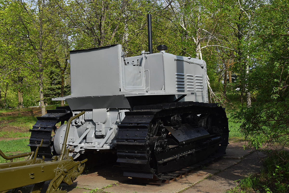 Саратовская область, № (64) Б/Н СТ 0011 — С-65 "Сталинец"; Саратовская область — Спецтехника на постаментах