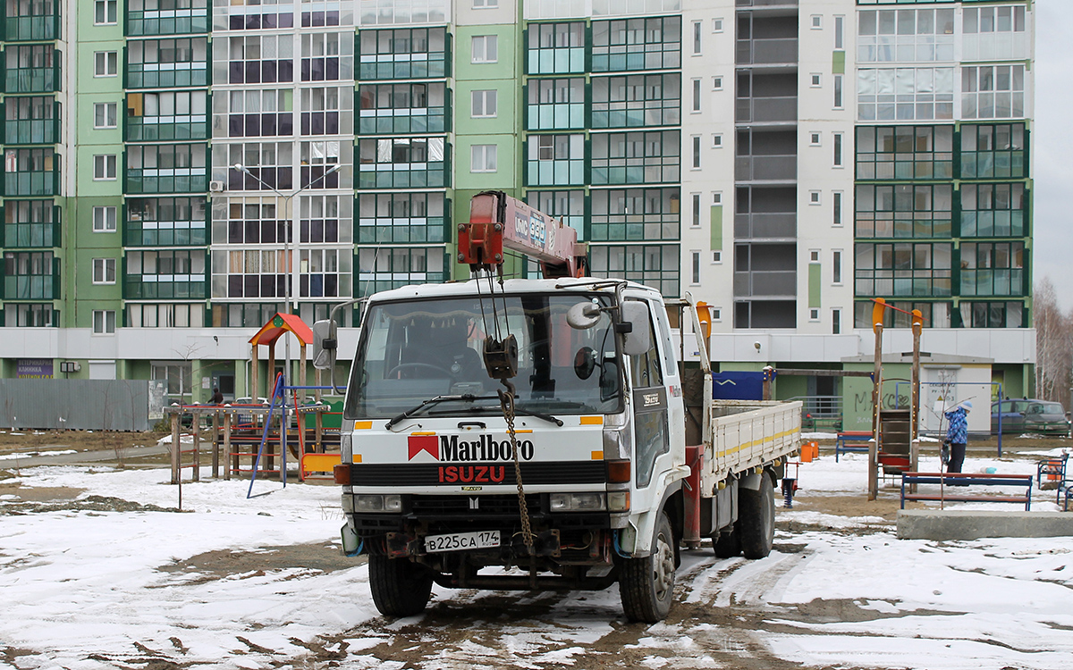 Челябинская область, № В 225 СА 174 — Isuzu Forward (общая модель)