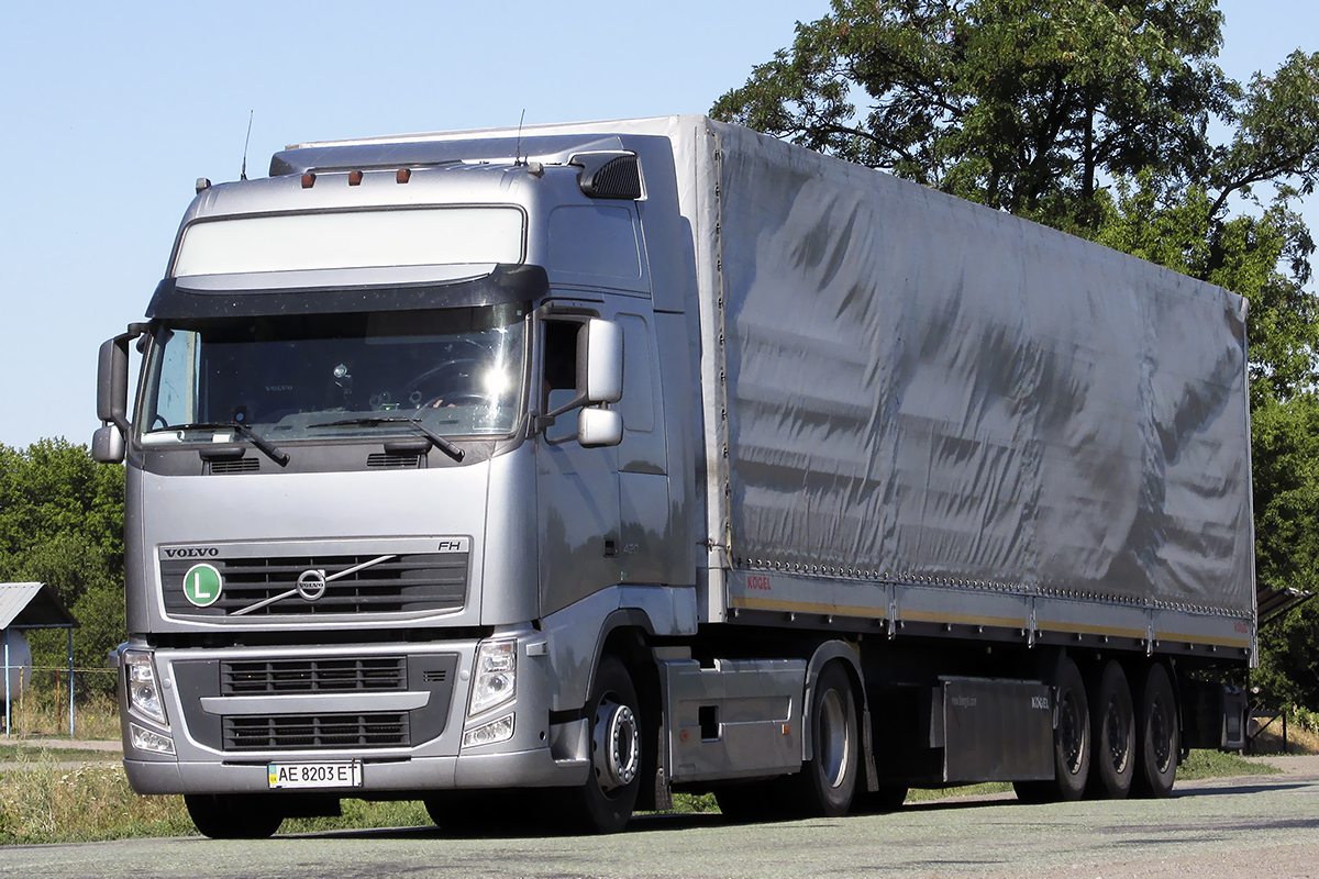 Днепропетровская область, № АЕ 8203 ЕТ — Volvo ('2008) FH.420