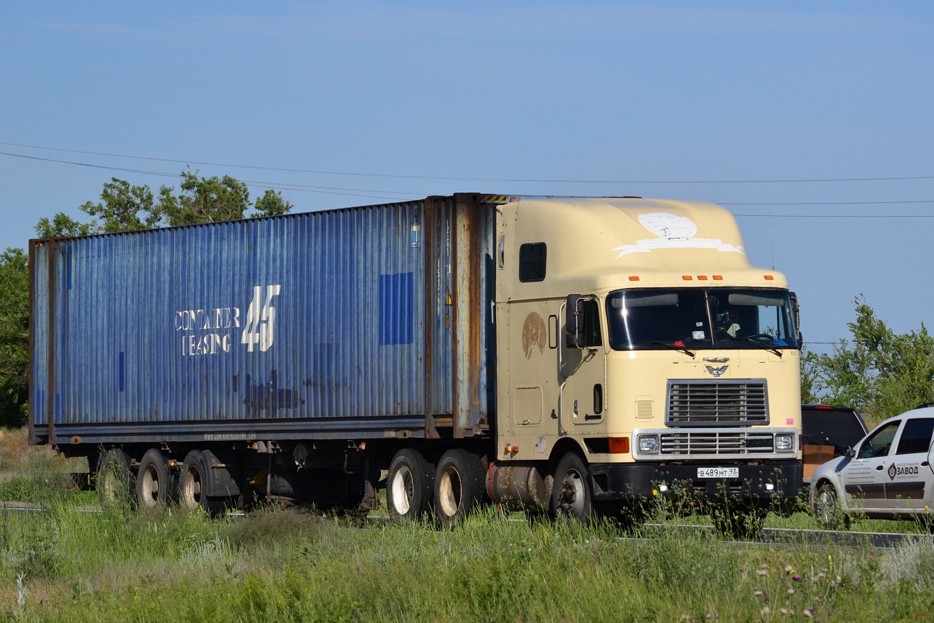 Краснодарский край, № В 489 МТ 93 — International 9800