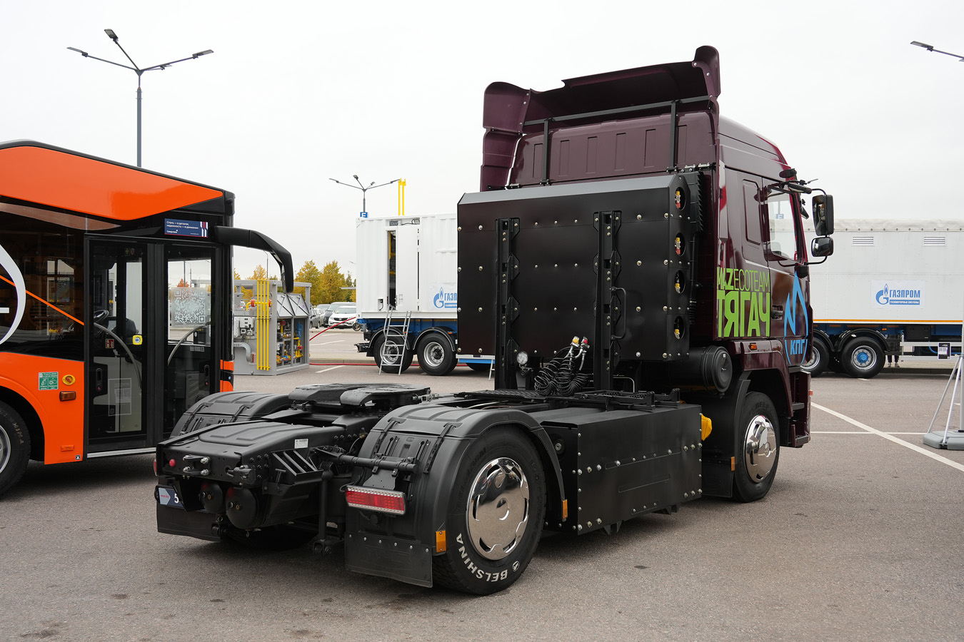 Минск, № КМ ВР 6646 — МАЗ-5440 (общая модель); Минск — Новые автомобили МАЗ; Минск — Автомобили без номеров; Санкт-Петербург — XIV Петербургский международный газовый форум (7-10 октября 2025 г.)