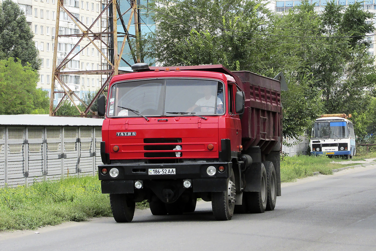 Днепропетровская область, № 186-52 АА — Tatra 815 S1