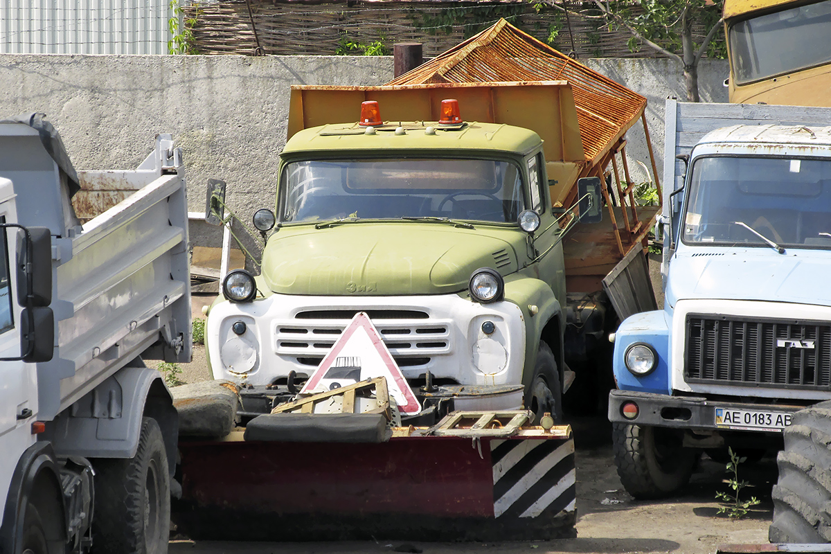 Днепропетровская область, № 8010 ДНХ — ЗИЛ-431412