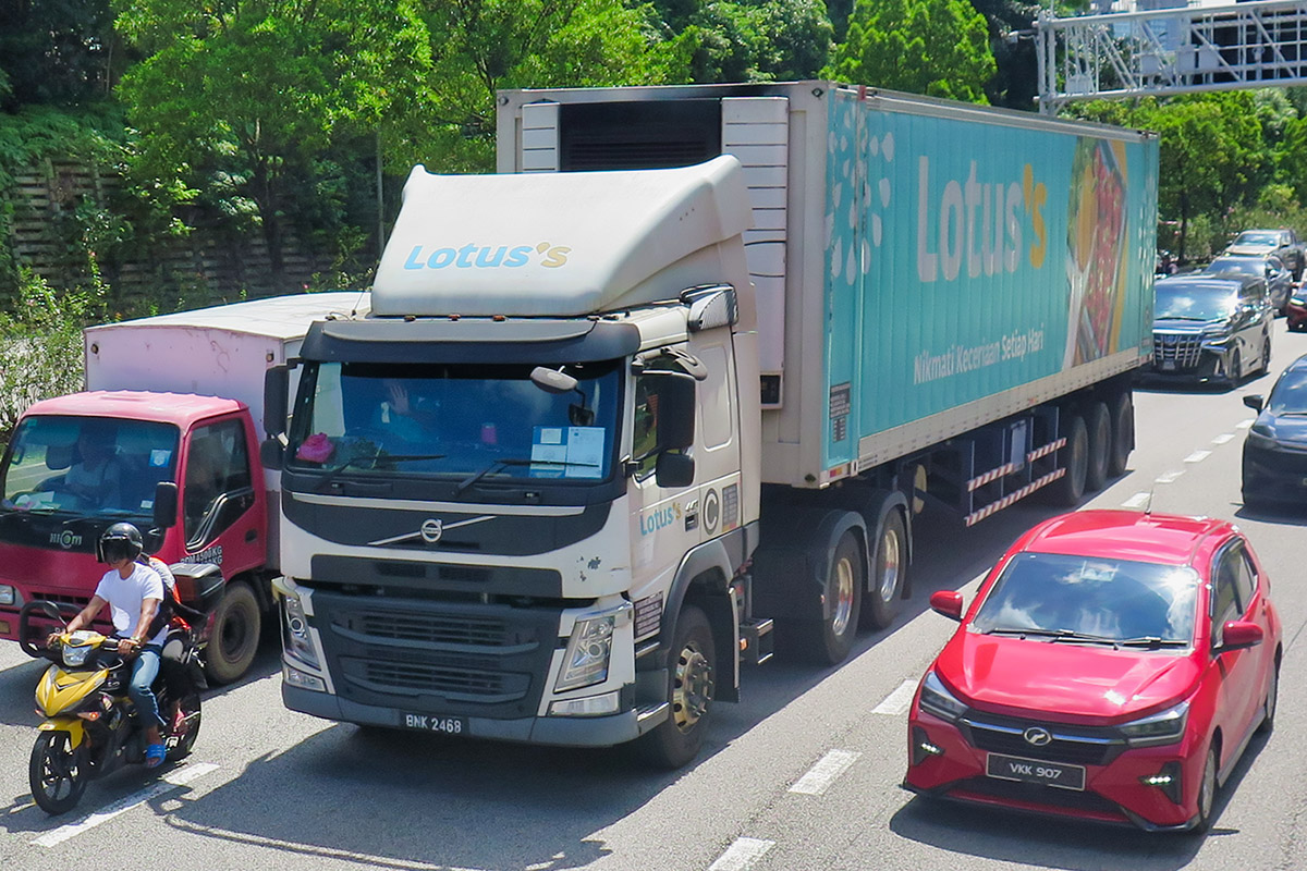 Малайзия, № BNK 2468 — Volvo ('2013) FM-Series