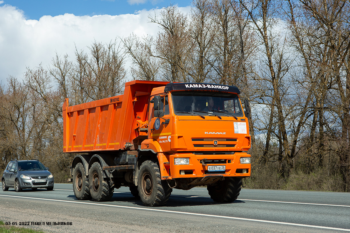 Санкт-Петербург, № Е 037 УЕ 28 — КамАЗ-6522-RG [65220G-R]
