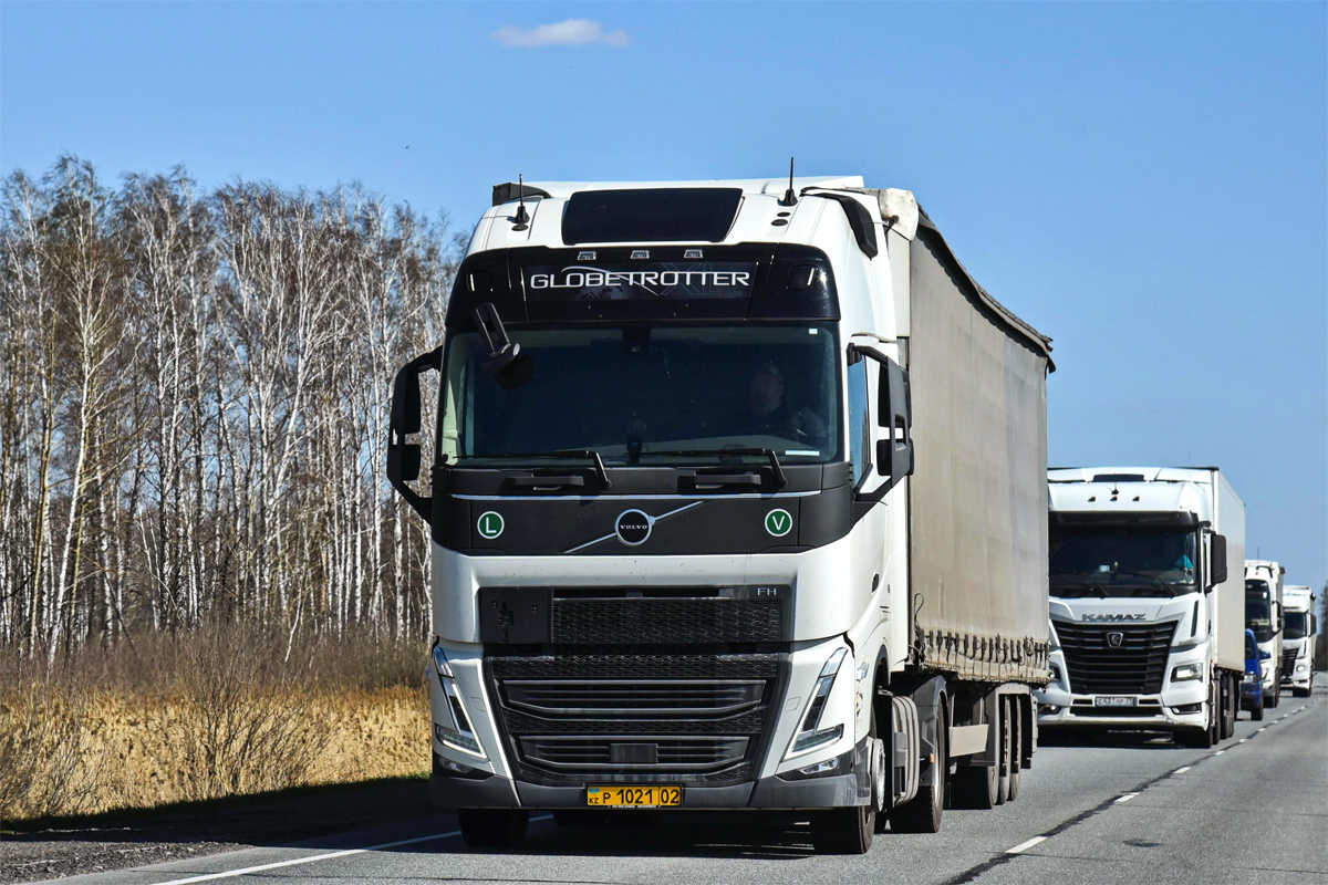 Алматы, № P 1021 02 — Volvo ('2024) FH.460