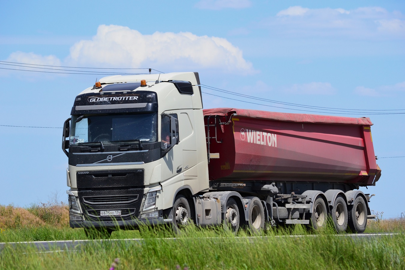 Волгоградская область, № Е 675 ВЕ 134 — Volvo ('2012) FH.460 [X9P]