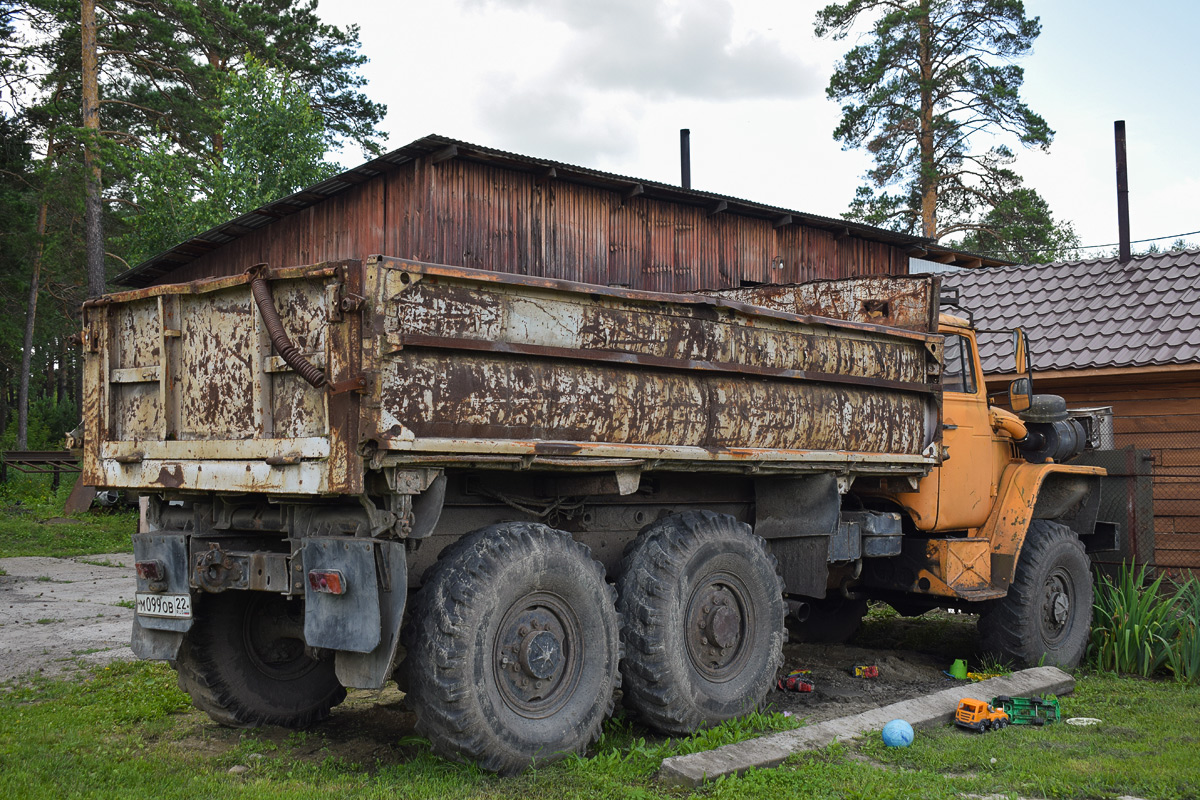 Алтайский край, № М 099 ОВ 22 — Урал-5557
