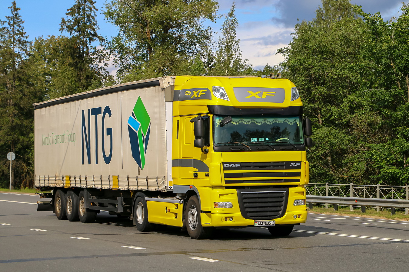 Витебская область, № АМ 7035-2 — DAF XF105 FT
