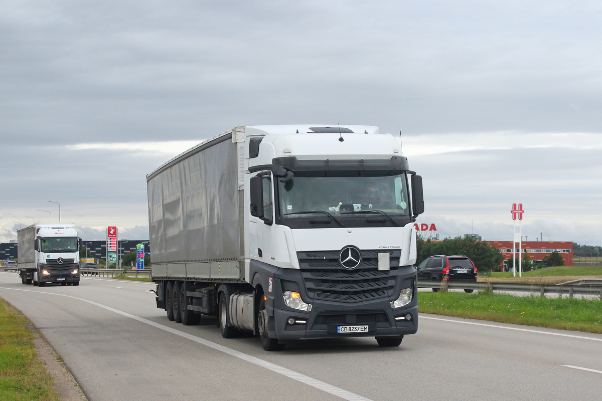 Черниговская область, № СВ 8237 ЕМ — Mercedes-Benz Actros ('2011)