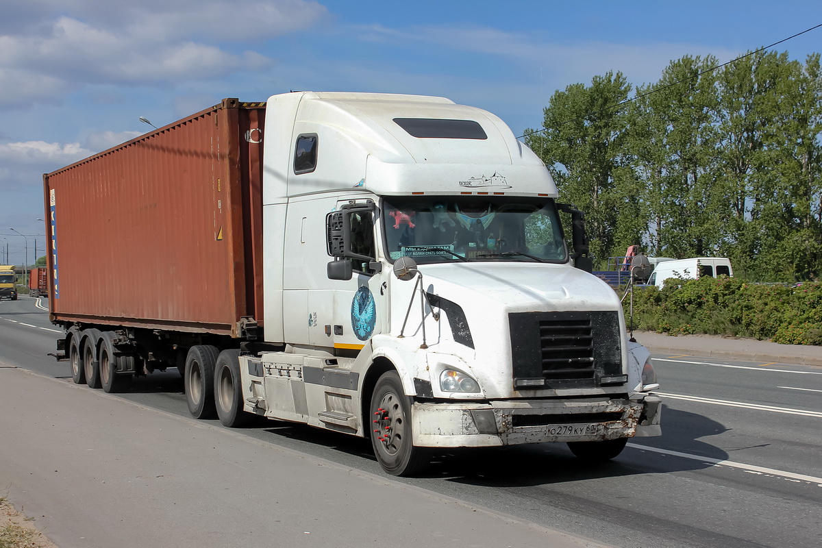 Псковская область, № О 279 КУ 60 — Volvo VNL670