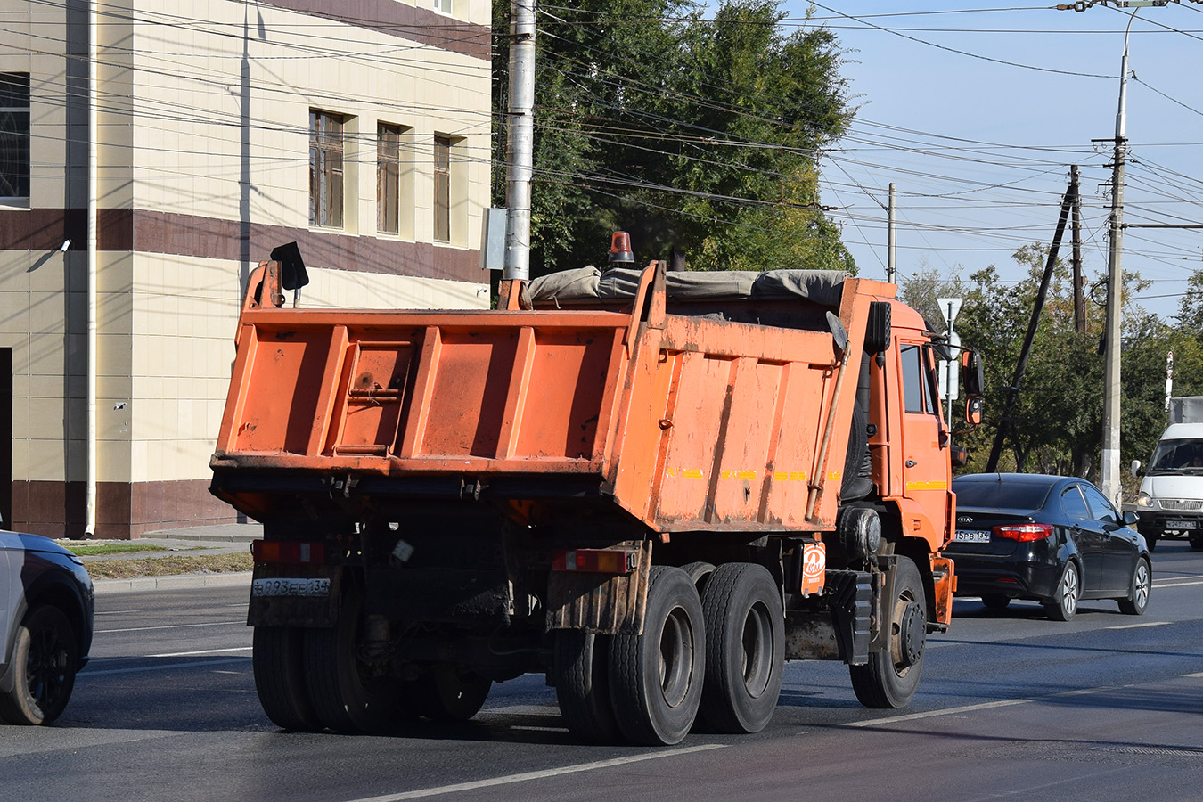 Волгоградская область, № В 993 ЕЕ 134 — КамАЗ-65115-L4(19)