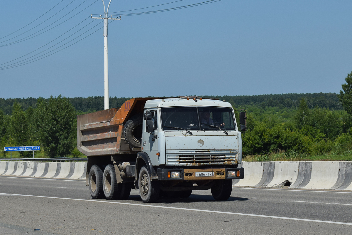 Алтайский край, № Е 686 НТ 22 — КамАЗ-5511