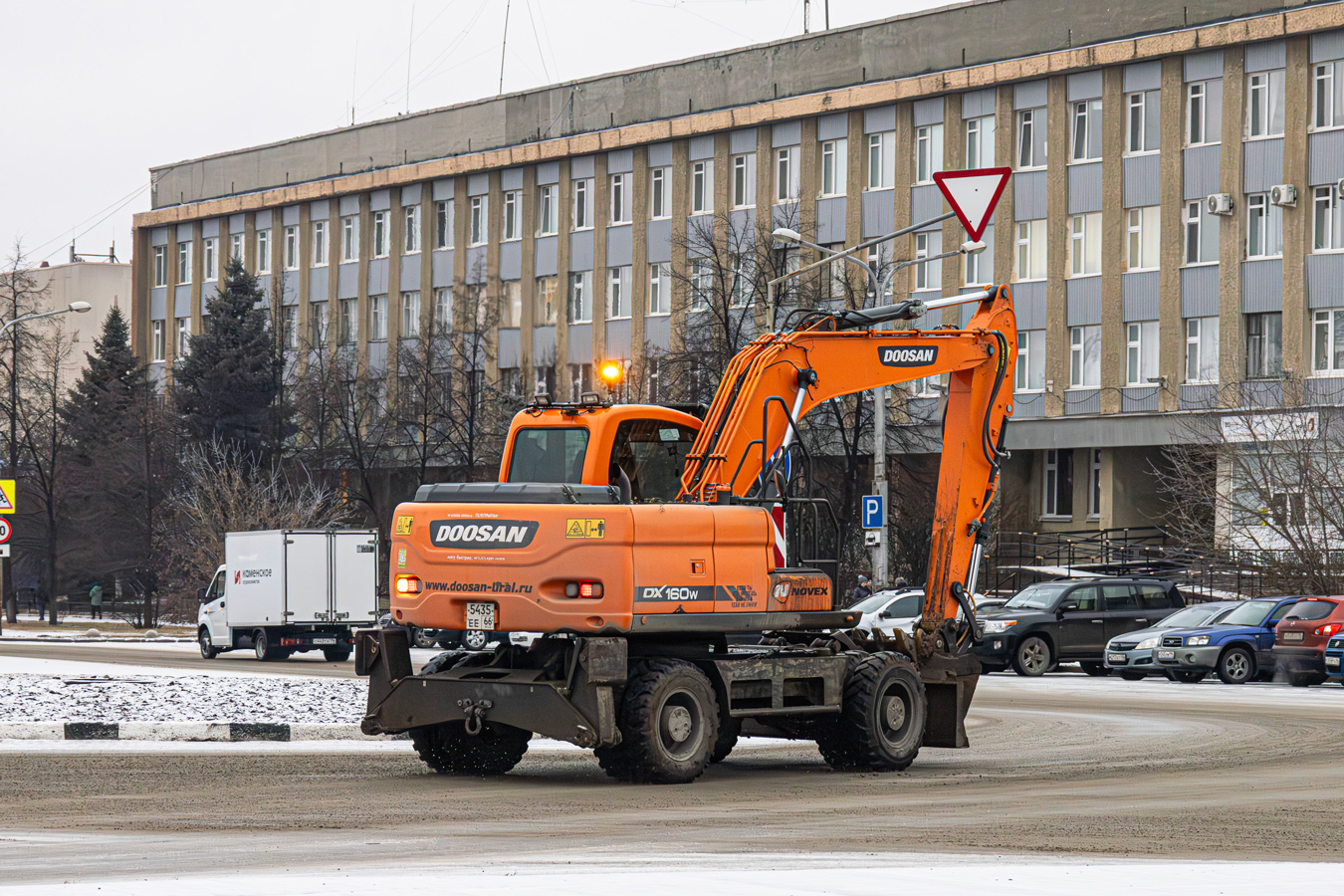 Свердловская область, № 5435 ЕЕ 66 — Doosan DX160W
