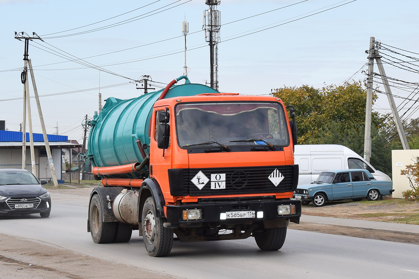 Волгоградская область, № К 585 ВР 134 — Mercedes-Benz SK 1722