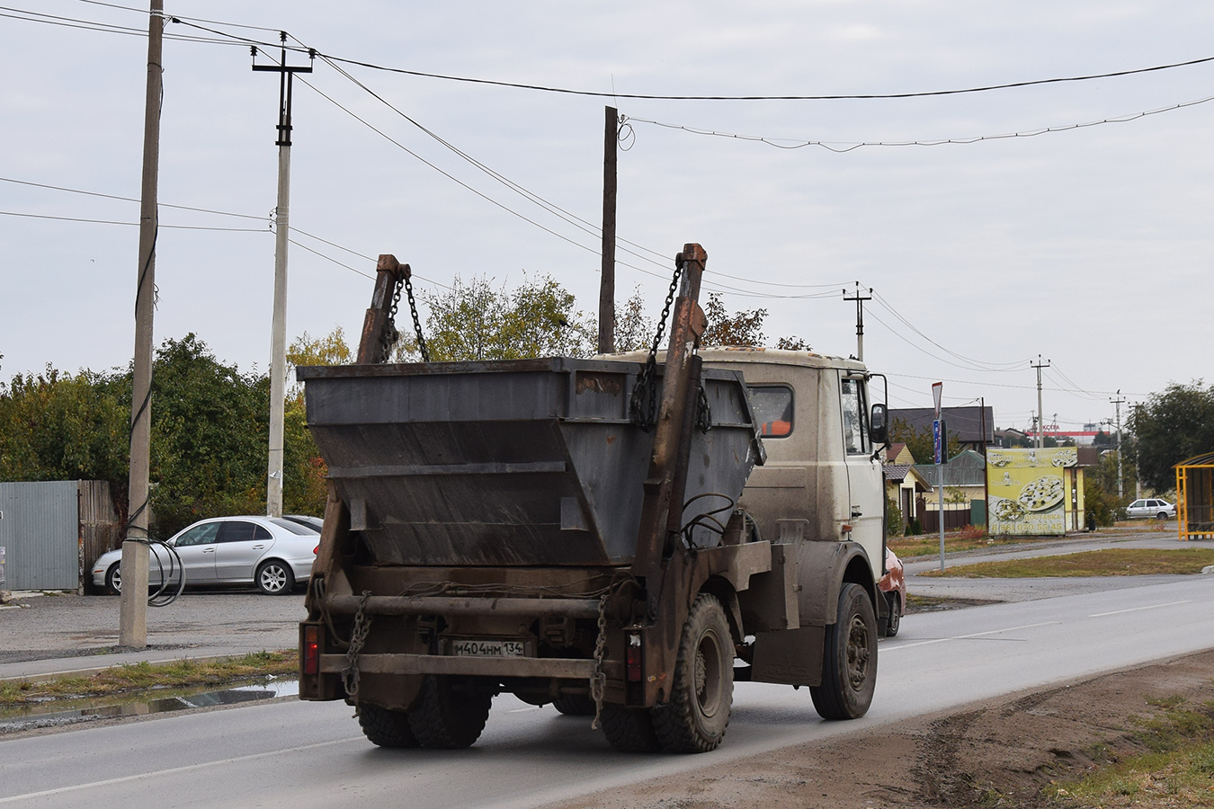 Волгоградская область, № М 404 НМ 134 — МАЗ-555102