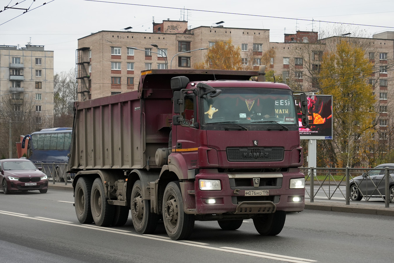 Санкт-Петербург, № М 076 НО 198 — КамАЗ-65801 (общая модель)