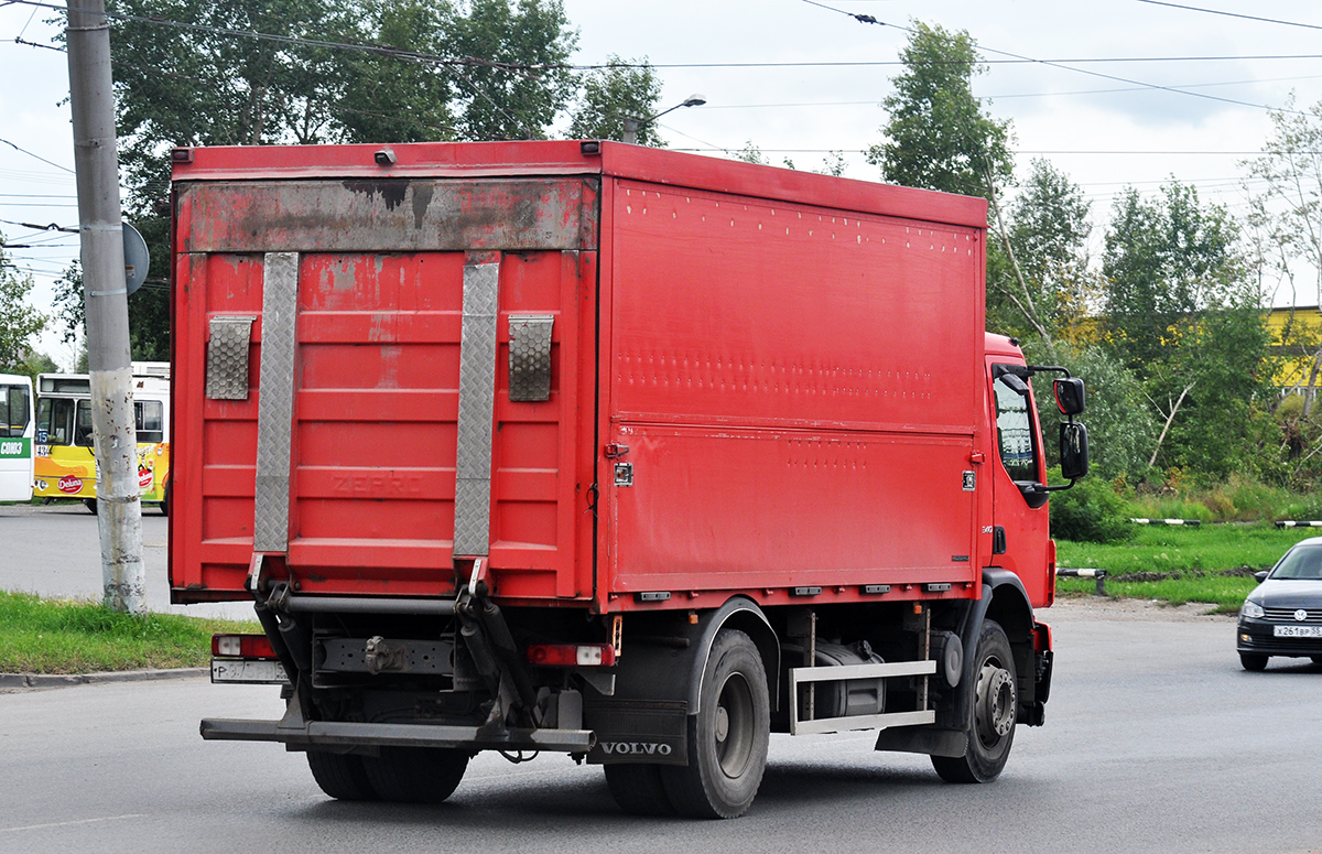 Омская область, № Р 975 РН 55 — Volvo ('2006) FE