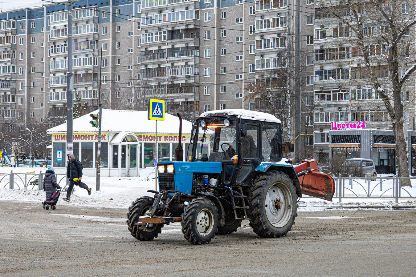 Свердловская область, № 3827 СС 66 — Беларус-82.1