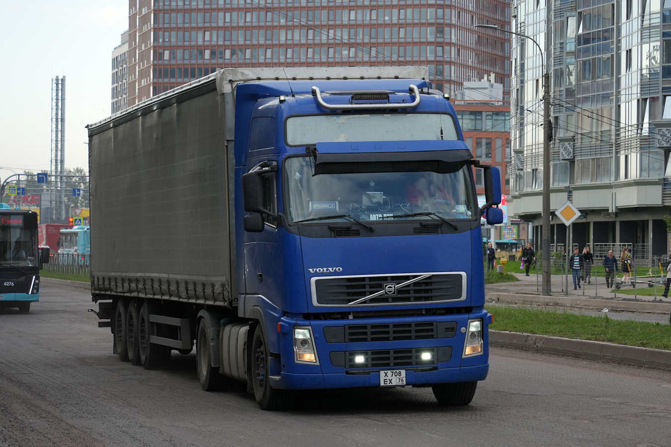 Ярославская область, № Х 708 ЕХ 76 — Volvo ('2002) FH12.460