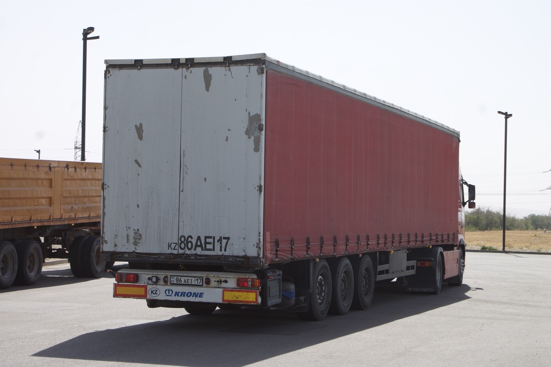 Шымкент, № 86 AEI 17 — Krone SDP 27 Profi Liner / SDP 24